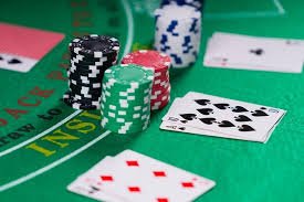 Meja Baccarat digital untuk pengguna dewasa